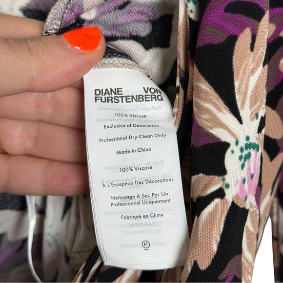 Diane Von Furstenberg Seoul Printed Wrap Jumpsuit Sz 4 Purple Tropical One Piece - Picture 8 of 10